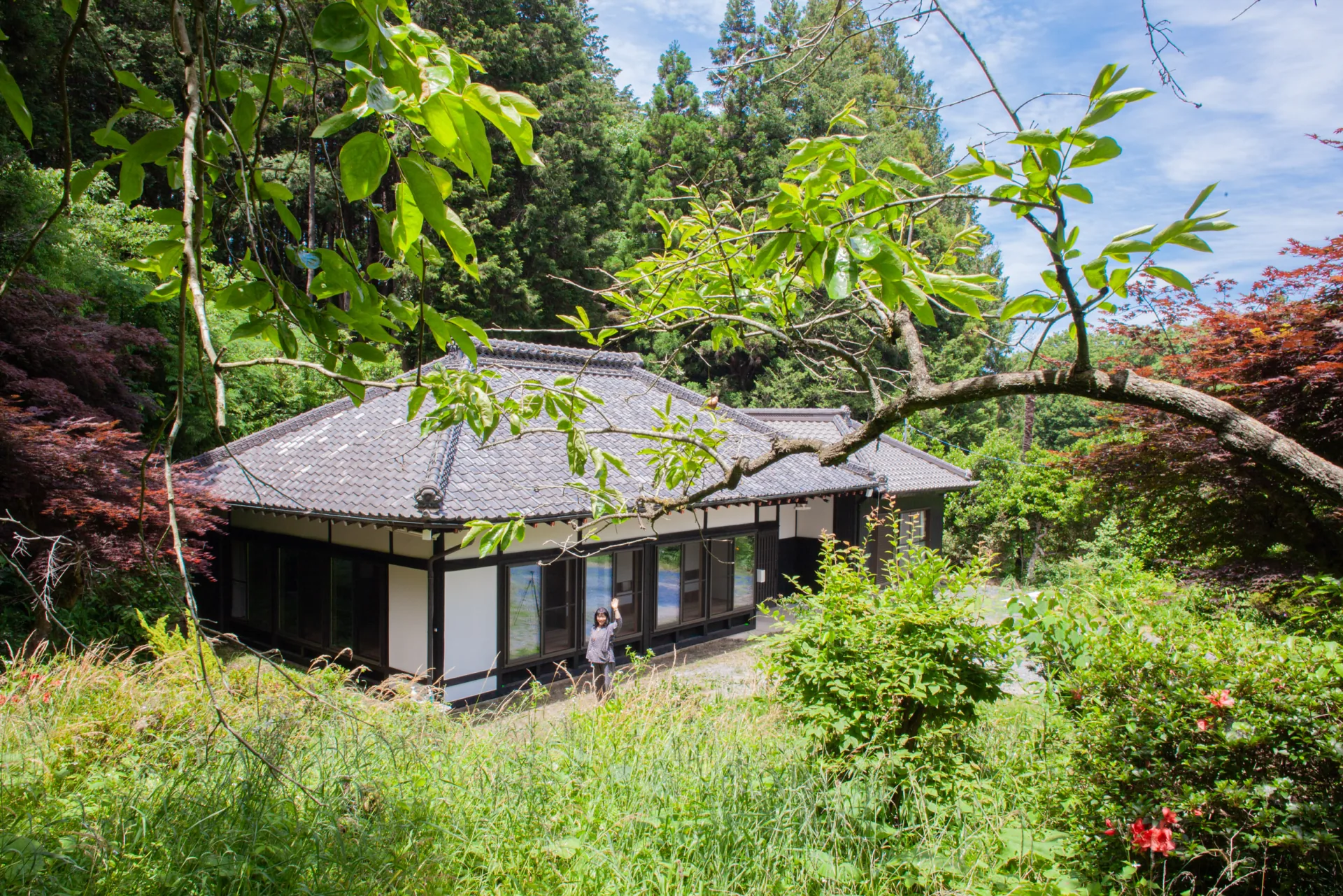 約3600坪の里山に包まれる楽園ハウス